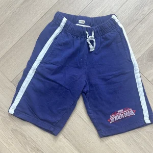 Bermuda Marvel Spiderman : 8 ans